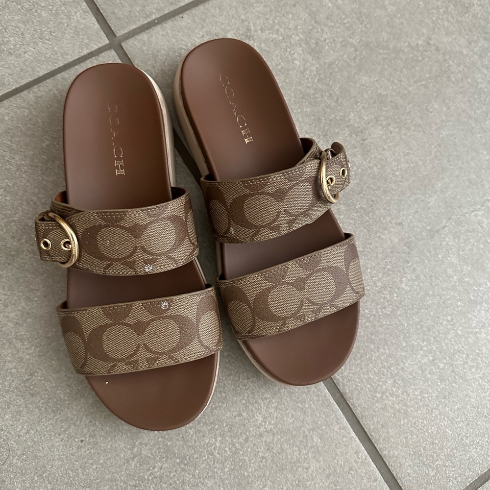 Gwen Sandal